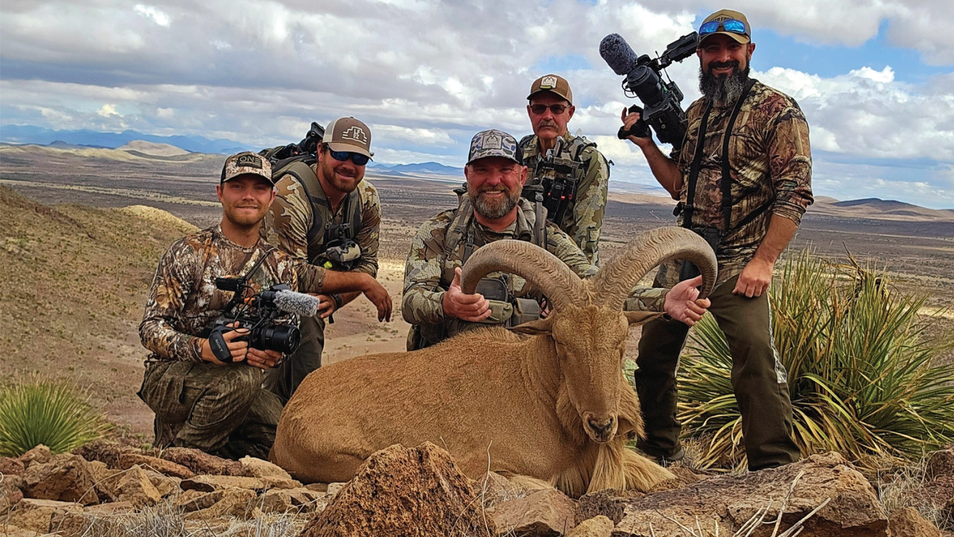 Venatura Excursions_men hunt